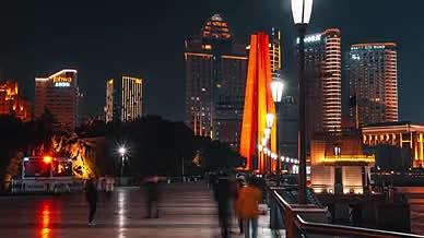 8K延时震撼上海人民英雄纪念塔夜景人流视频的预览图